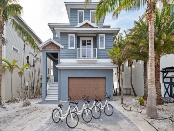 Beachfront Anna Maria Island Luxury Vacation Rental - Bradenton Beach Eight Bedroom Pool Home