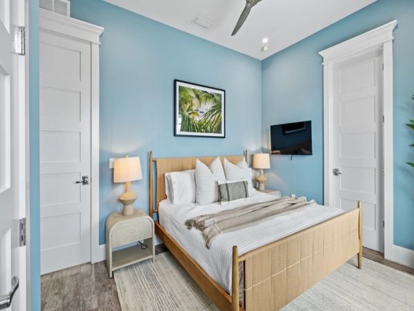 Beachfront Anna Maria Island Luxury Vacation Rental - Bradenton Beach Eight Bedroom Pool Home