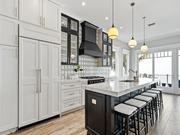 Beachfront Anna Maria Island Luxury Vacation Rental - Bradenton Beach Eight Bedroom Pool Home