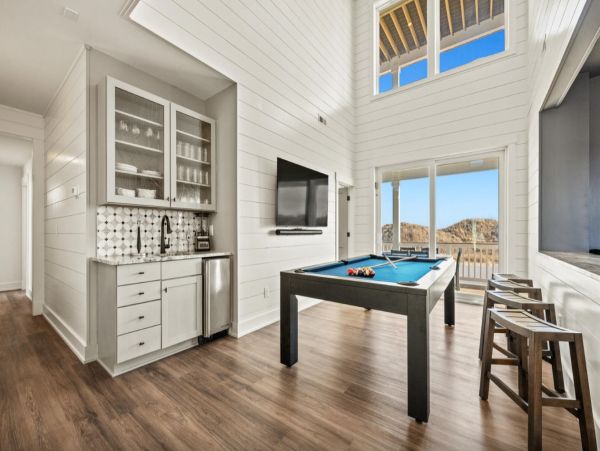 Oceanfront Outer Banks Vacation Rental - Luxury Hatteras Island Home