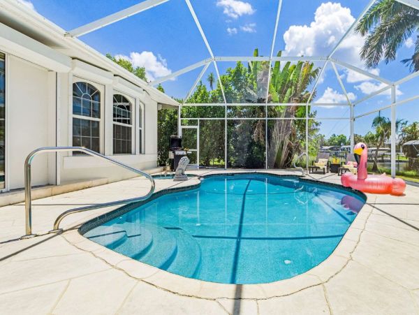 Cape Coral Vacation Rental - Luxury Florida Gulf Access Home