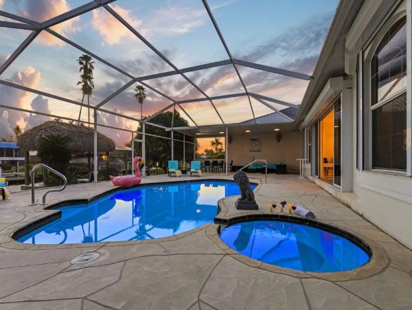 Cape Coral Vacation Rental - Luxury Florida Gulf Access Home