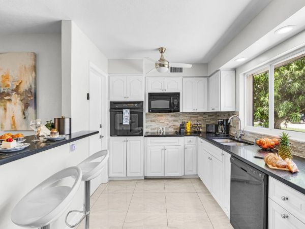 Cape Coral Vacation Rental - Luxury Florida Gulf Access Home