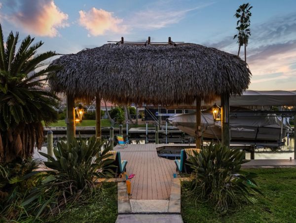 Cape Coral Vacation Rental - Luxury Florida Gulf Access Home