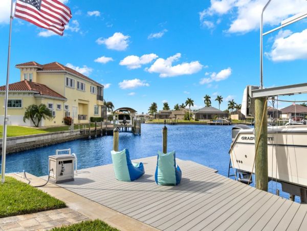 Cape Coral Vacation Rental - Florida Gulf Coast Waterfront Home