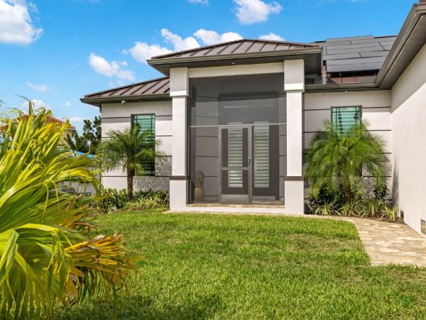 Cape Coral Vacation Rental - Florida Gulf Coast Waterfront Home