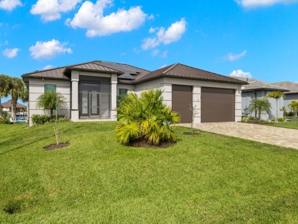 Cape Coral Vacation Rental - Florida Gulf Coast Waterfront Home