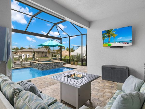 Cape Coral Vacation Rental - Florida Gulf Coast Waterfront Home