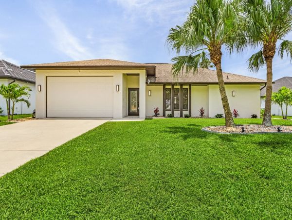 Luxury Waterfront House with Pool & Game Room