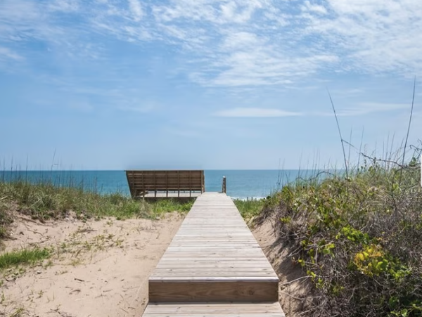 Luxurious Oceanfront Estate in Kill Devil Hills - Perfect for Large Groups - additional view, photo 4