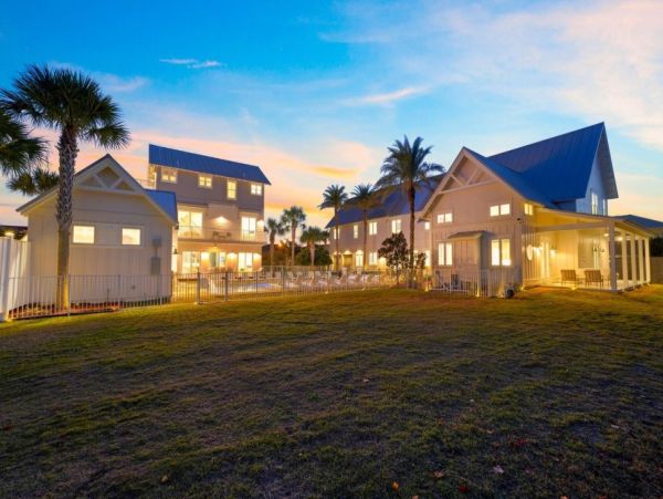Miramar Beach 15 Bedroom Vacation Estate - Luxury Destin Estate Rental Main House & Guest House
