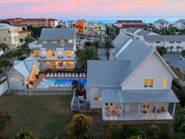 Miramar Beach 15 Bedroom Vacation Estate - Luxury Destin Estate Rental Main House & Guest House