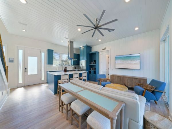 Miramar Beach 15 Bedroom Vacation Estate - Luxury Destin Estate Rental Main House & Guest House