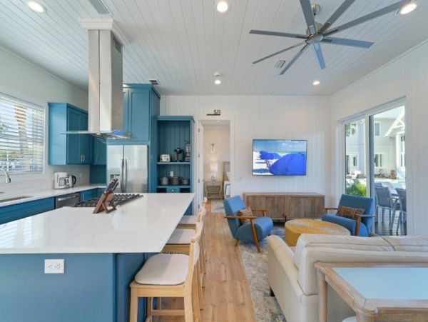 Miramar Beach 15 Bedroom Vacation Estate - Luxury Destin Estate Rental Main House & Guest House