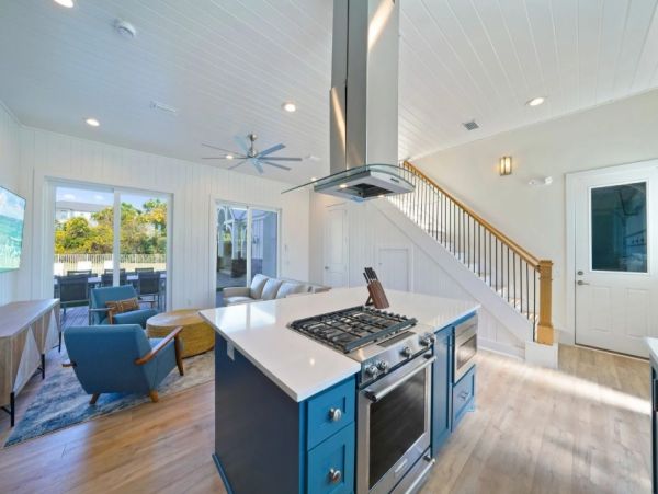 Miramar Beach 15 Bedroom Vacation Estate - Luxury Destin Estate Rental Main House & Guest House