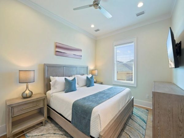 Miramar Beach 15 Bedroom Vacation Estate - Luxury Destin Estate Rental Main House & Guest House