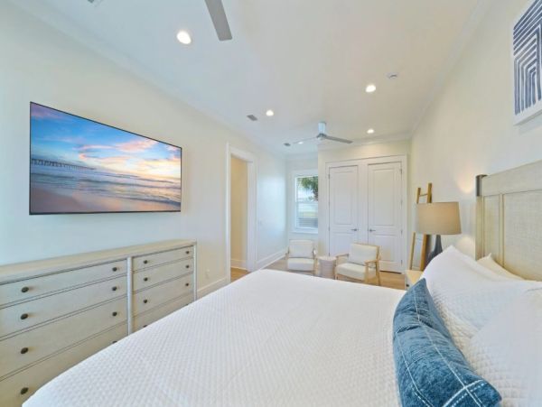Miramar Beach 15 Bedroom Vacation Estate - Luxury Destin Estate Rental Main House & Guest House