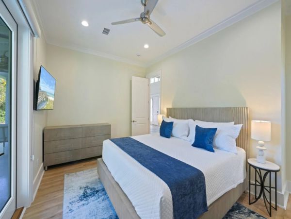 Miramar Beach 15 Bedroom Vacation Estate - Luxury Destin Estate Rental Main House & Guest House