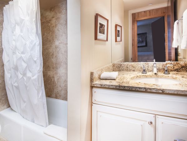 Experience Luxury at this Condo in Vail - Prime Location in Lionhead Village