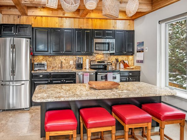 Experience Luxury at this Condo in Vail - Prime Location in Lionhead Village