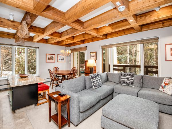 Experience Luxury at this Condo in Vail - Prime Location in Lionhead Village