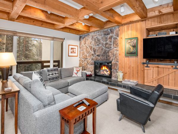 Experience Luxury at this Condo in Vail - Prime Location in Lionhead Village