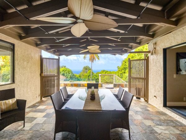Luxurious Island Retreat with Ocean Views in Kona