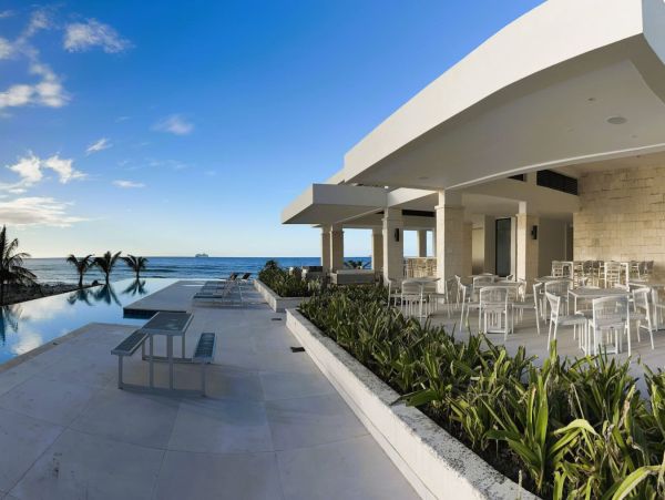 Jamaica Luxury Beachfront Villa - Runaway Bay Vacation Rental- Chef Butler & House Keeper