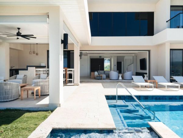 Jamaica Luxury Beachfront Villa - Runaway Bay Vacation Rental- Chef Butler & House Keeper