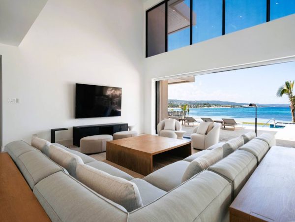 Jamaica Luxury Beachfront Villa - Runaway Bay Vacation Rental- Chef Butler & House Keeper