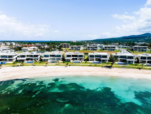 Jamaica Luxury Beachfront Villa - Runaway Bay Vacation Rental- Chef Butler & House Keeper