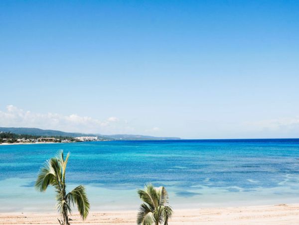 Jamaica Luxury Beachfront Villa - Runaway Bay Vacation Rental- Chef Butler & House Keeper