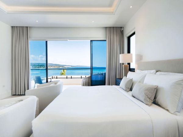 Jamaica Luxury Beachfront Villa - Runaway Bay Vacation Rental- Chef Butler & House Keeper