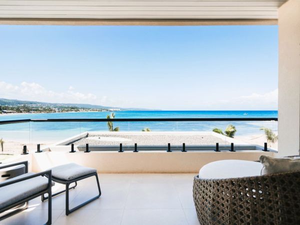 Jamaica Luxury Beachfront Villa - Runaway Bay Vacation Rental- Chef Butler & House Keeper