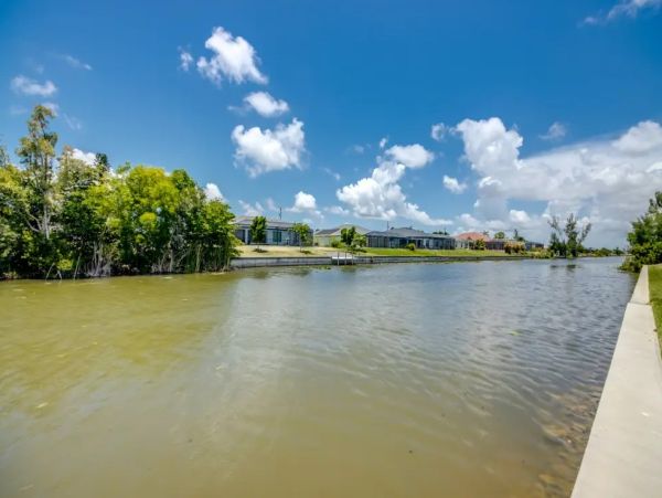 Luxury Cape Coral Vacation Rental – Florida Villa with Heated Pool & Canal Views