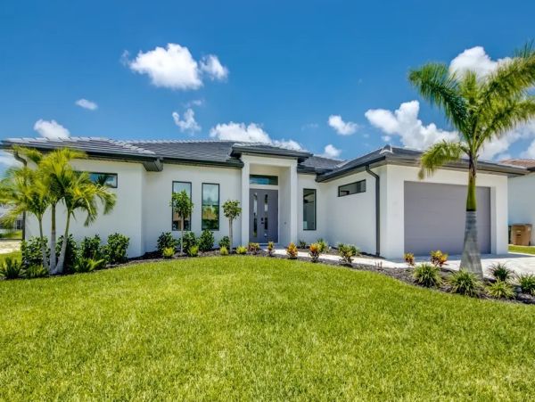 Luxury Cape Coral Vacation Rental – Florida Villa with Heated Pool & Canal Views
