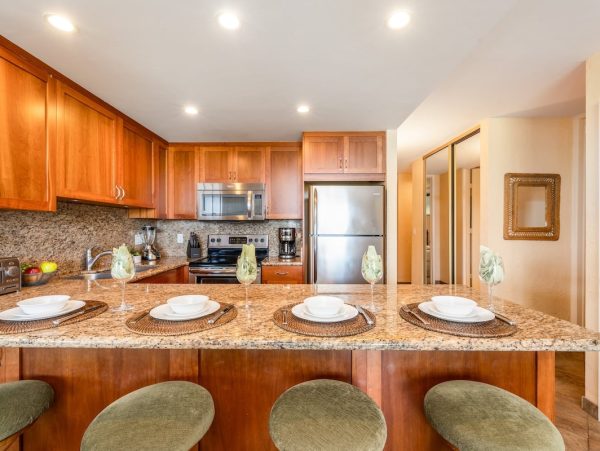 Kaanapali Condo With Ocean Views And Pool Access