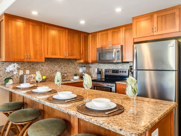 Kaanapali Condo With Ocean Views And Pool Access