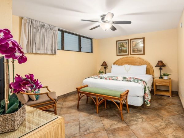 Kaanapali Condo With Ocean Views And Pool Access