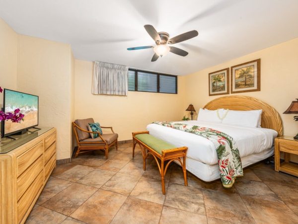 Kaanapali Condo With Ocean Views And Pool Access