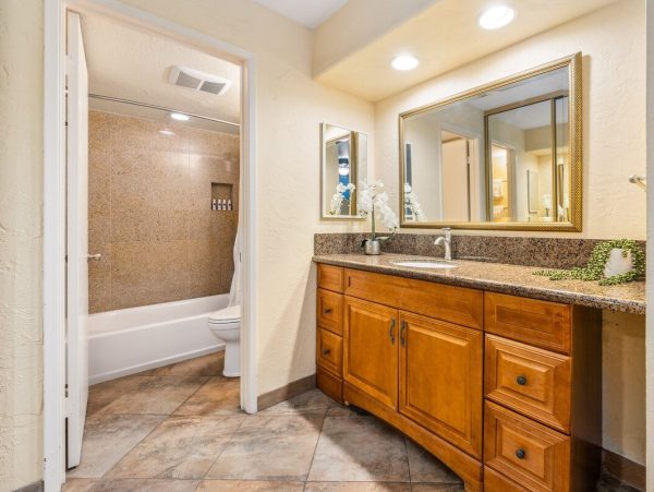 Kaanapali Condo With Ocean Views And Pool Access