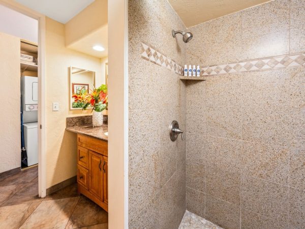 Kaanapali Condo With Ocean Views And Pool Access