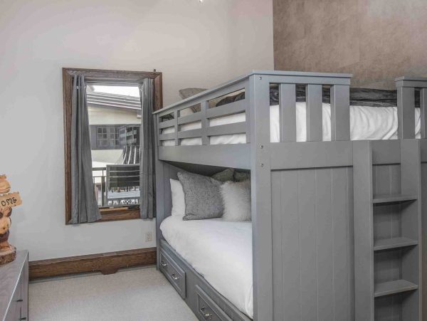 Vail Condo With Mountain Views Near Village Gondola