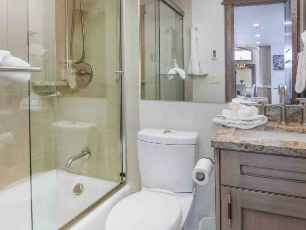 Vail Condo With Mountain Views Near Village Gondola