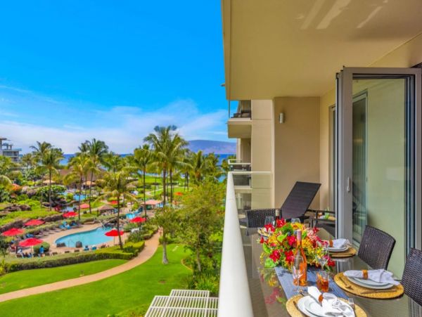 Spacious Maui Vacation Rental - Kaanapali Beach Villa for Families & Groups