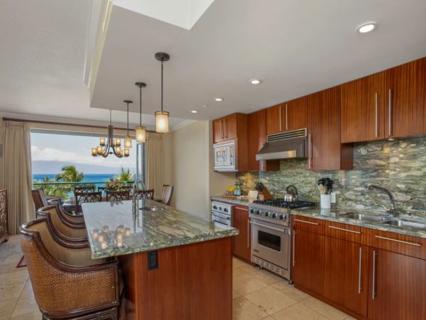 Maui Vacation Rental - Kaanapali Beach Villa with 5 Bedrooms & Ocean Views