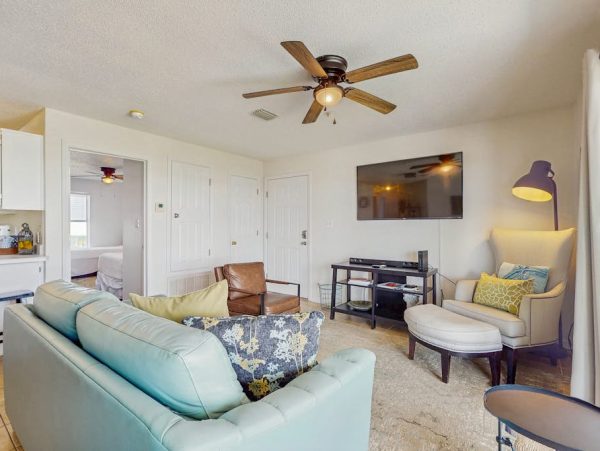 Navarre Beach Condo With Shared Pool And Water Views