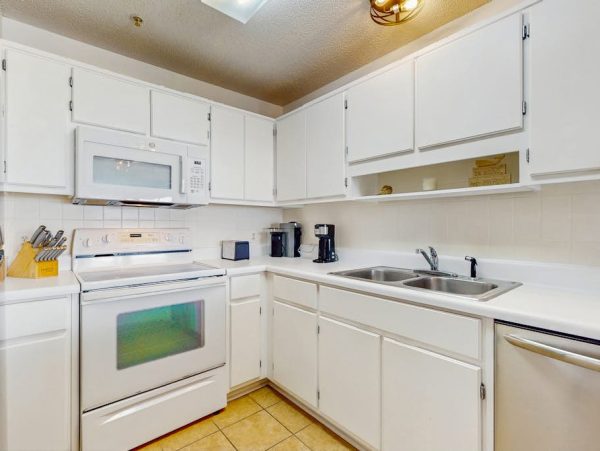 Navarre Beach Condo With Shared Pool And Water Views