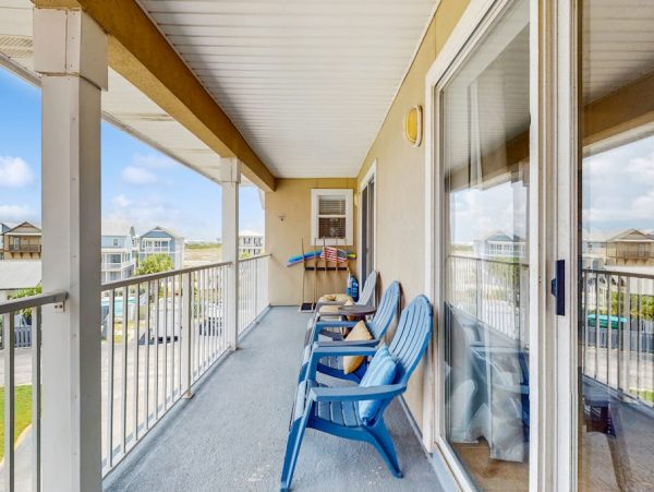 Navarre Beach Condo With Shared Pool And Water Views