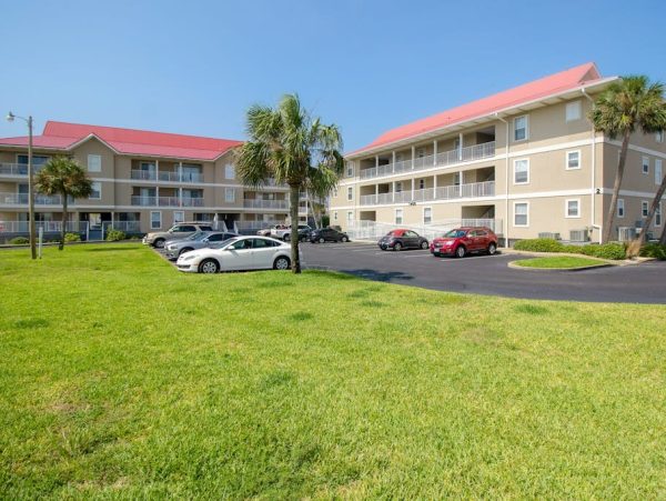 Navarre Beach Condo With Shared Pool And Water Views